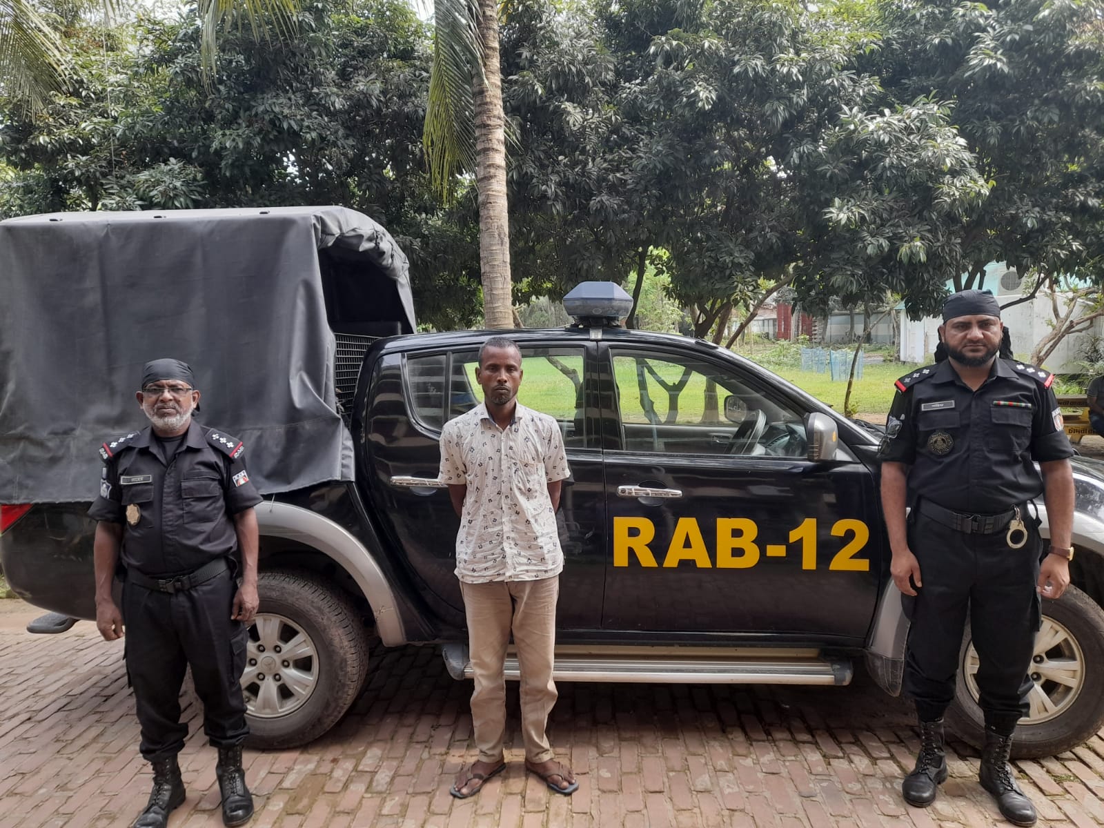 বগুড়ায় ৩৭৫ পিস ইয়াবাসহ গ্রেফতার ১