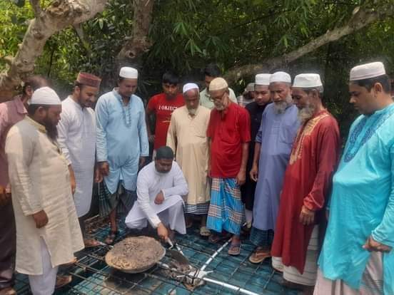 বালাকৈগাড়ী পশ্চিমপাড়া জামে মসজিদের ছাদ ঢালাই কাজের উদ্বোধন