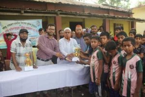 বগুড়া সদরে প্রাথমিক বিদ্যালয়ের ফুটবল টুর্নামেন্টের ফাইনাল