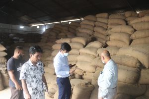 ধান-চালের অবৈধ মজুদ রোধে মাঠে শাজাহানপুর প্রশাসন। ছবিঃ এনসিএন