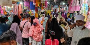 রাত ৮টার পর দোকান-পাট বন্ধের নির্দেশ স্থগিত। ছবিঃ এনসিএন