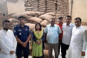 বগুড়ায় ধান-চালের গুদামে অভিযান, জরিমানা ১ লাখ ৭০ হাজার