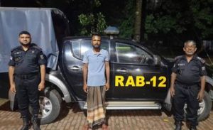 গ্রেফতারকৃত ট্রাক চালক।