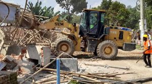 বগুড়ায় সওজ’র ৪ শতাধিক অবৈধ স্থাপনা উচ্ছেদ