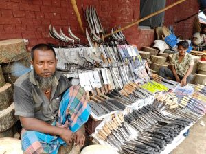 কোরবানি উপলক্ষে জমে উঠেছে দা-ছুরির কেনাবেচা