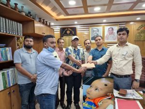 শাজাহানপুরে দুরারোগ্য আক্রান্ত শিশু'র পাশে অফিসার্স ক্লাব