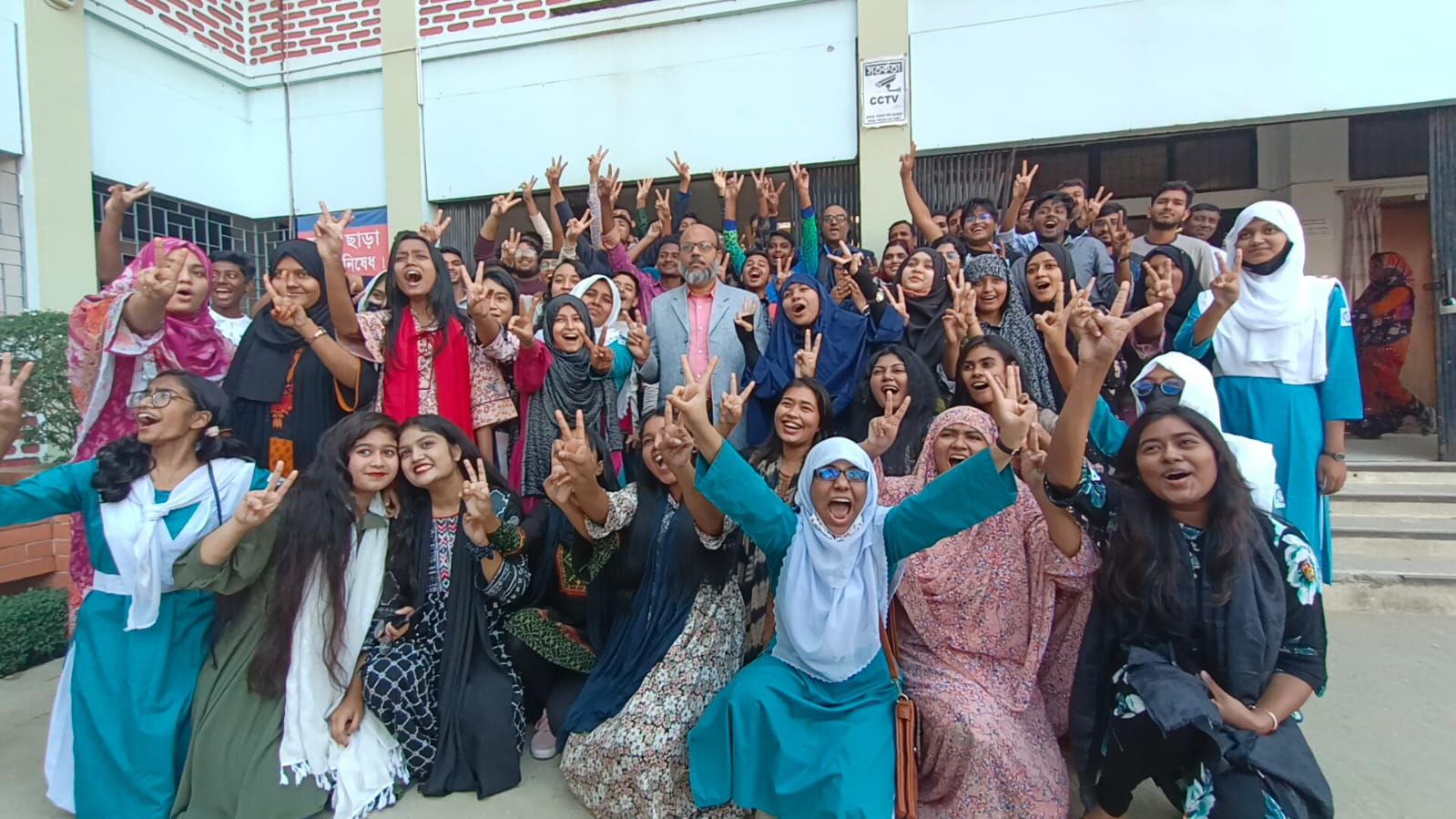 এসএসসিতে রাজশাহী বোর্ডে সেরা বগুড়া জিলা স্কুল