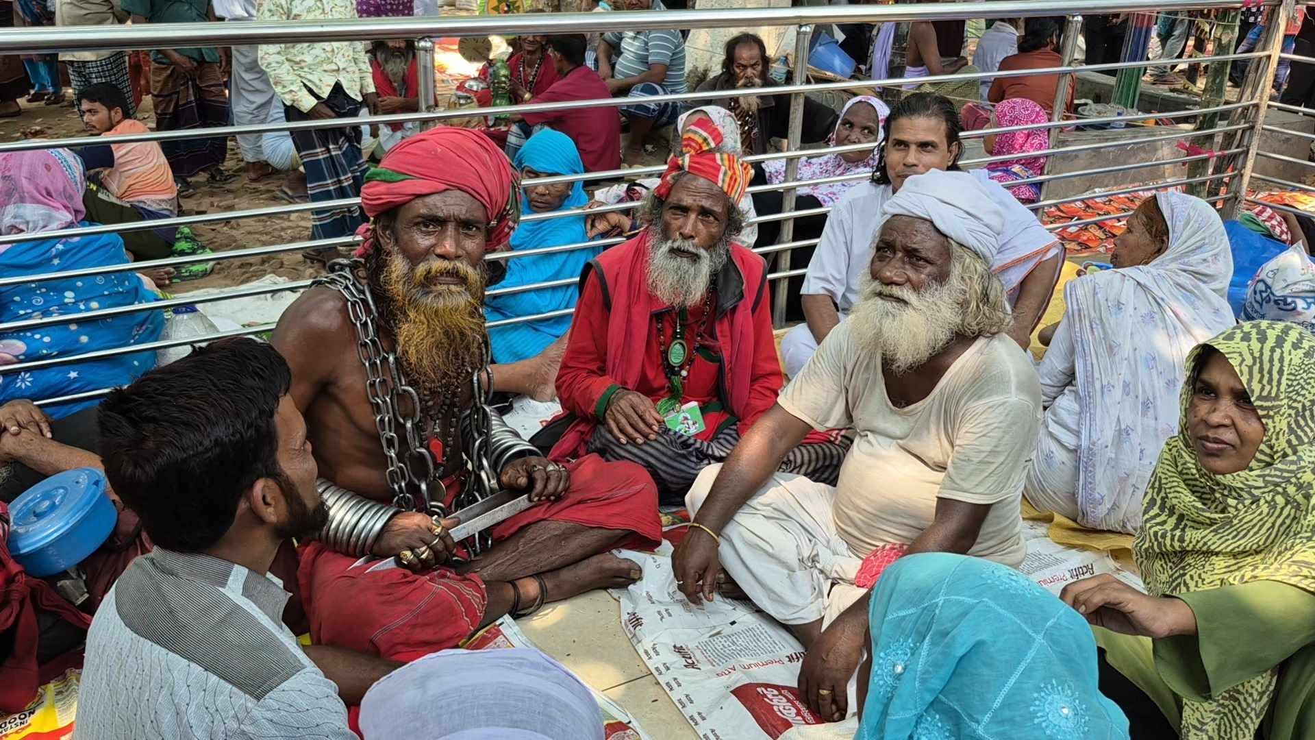 Qizlarni aylana boylab otkazish videosi.
