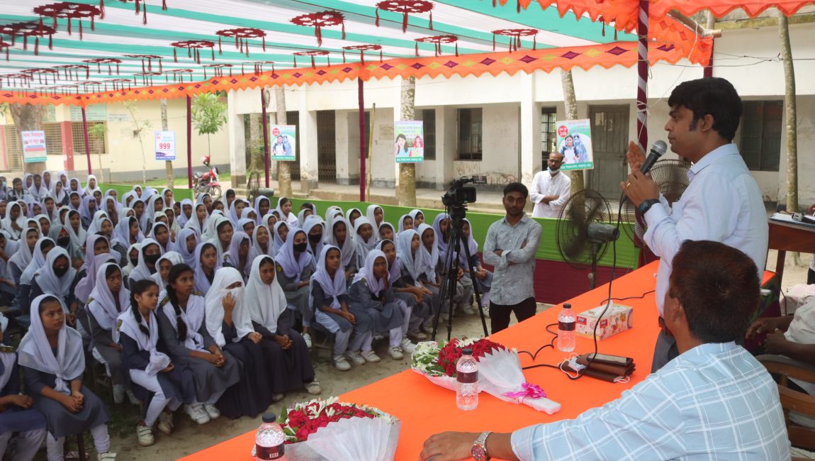 শাজাহানপুরে বাল্যবিবাহ প্রতিরোধে সচেতনতামূলক সভা