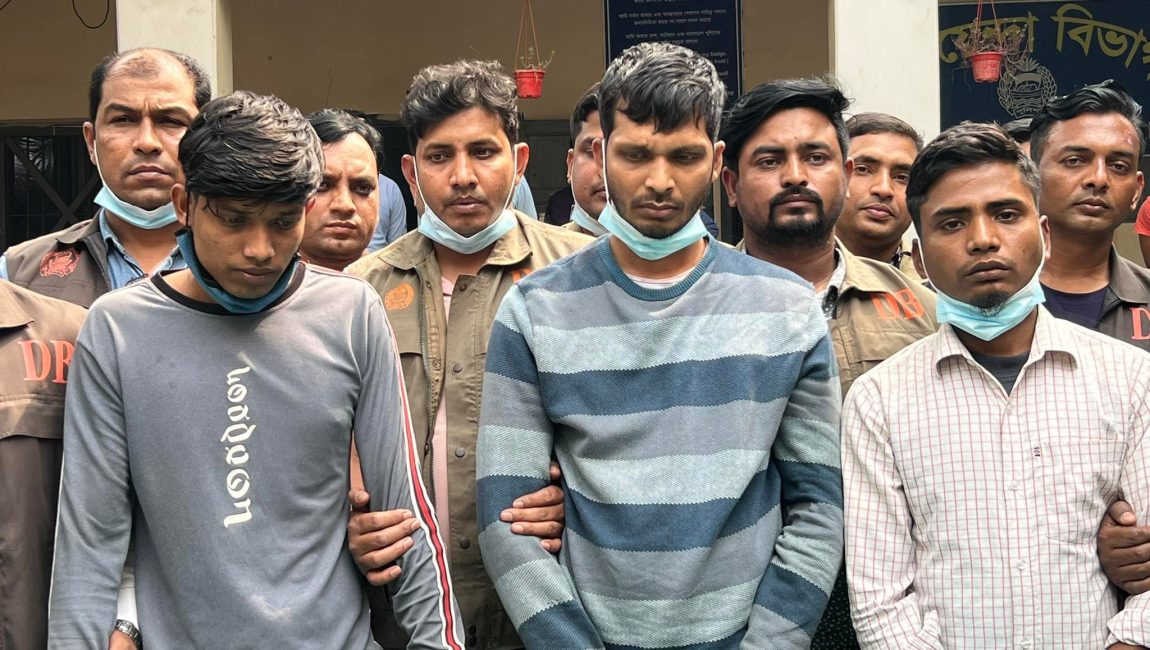 নৈশপ্রহরী হত্যাকান্ডের ৩ আসামী গ্রেফতার। ছবিঃ এন সি এন