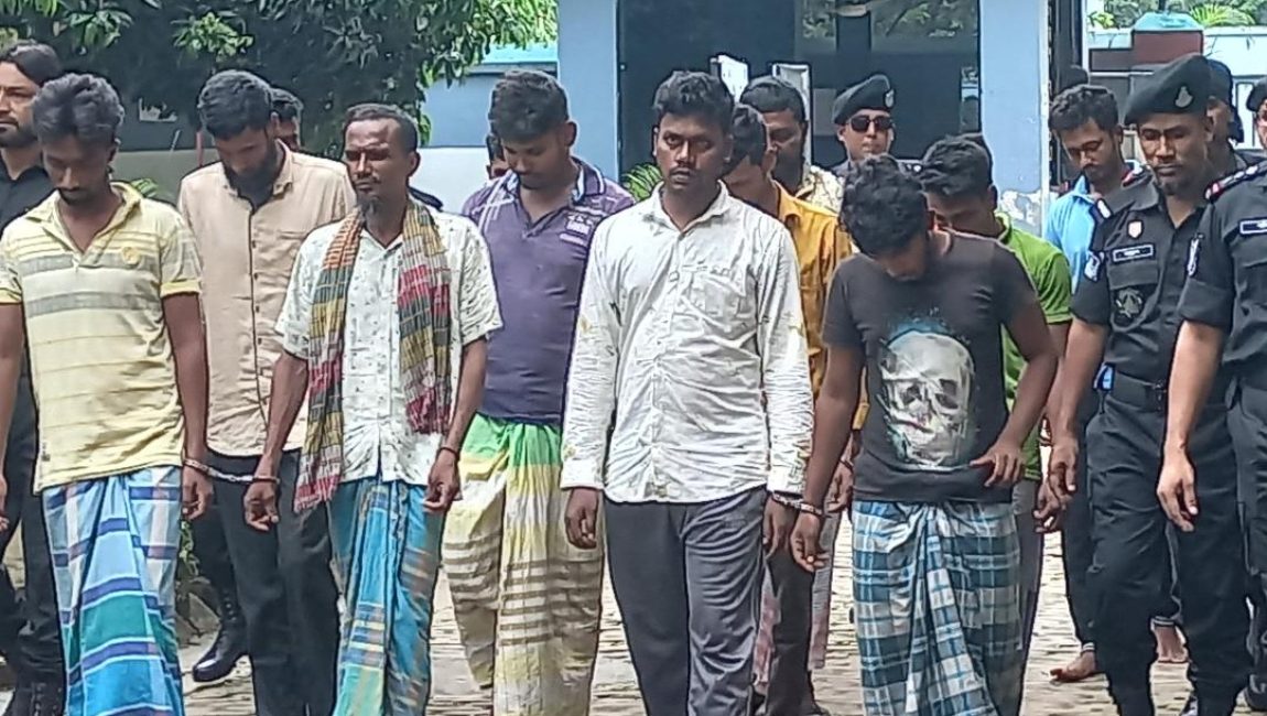 বগুড়ায় ভেজাল সারের কান্ডে ১৩ চালক হেলপার আটক।