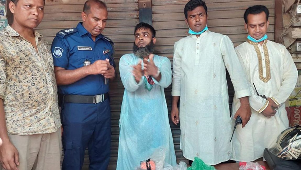 ১৬’শ পিচ ইয়াবাসহ কুখ্যাত মাদক ব্যবসায়ী গ্রেফতার