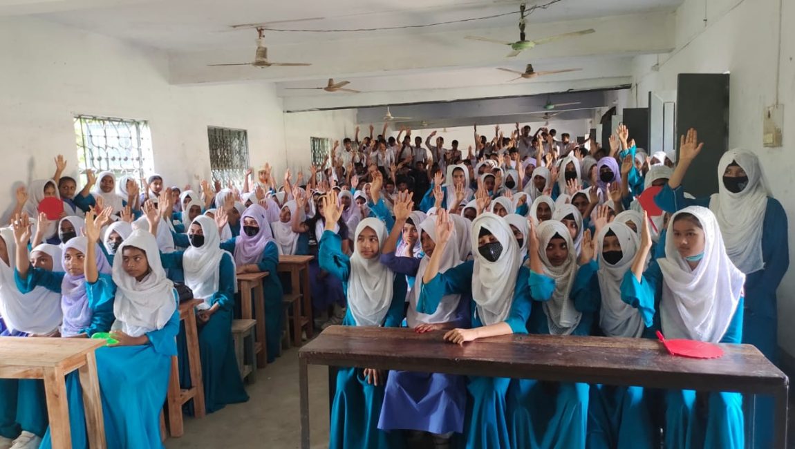 শাজাহানপুরে ইভটিজিং ও বাল্য বিবাহ প্রতিরোধে স্কুল শিক্ষার্থীদের সচেতনতা সভা