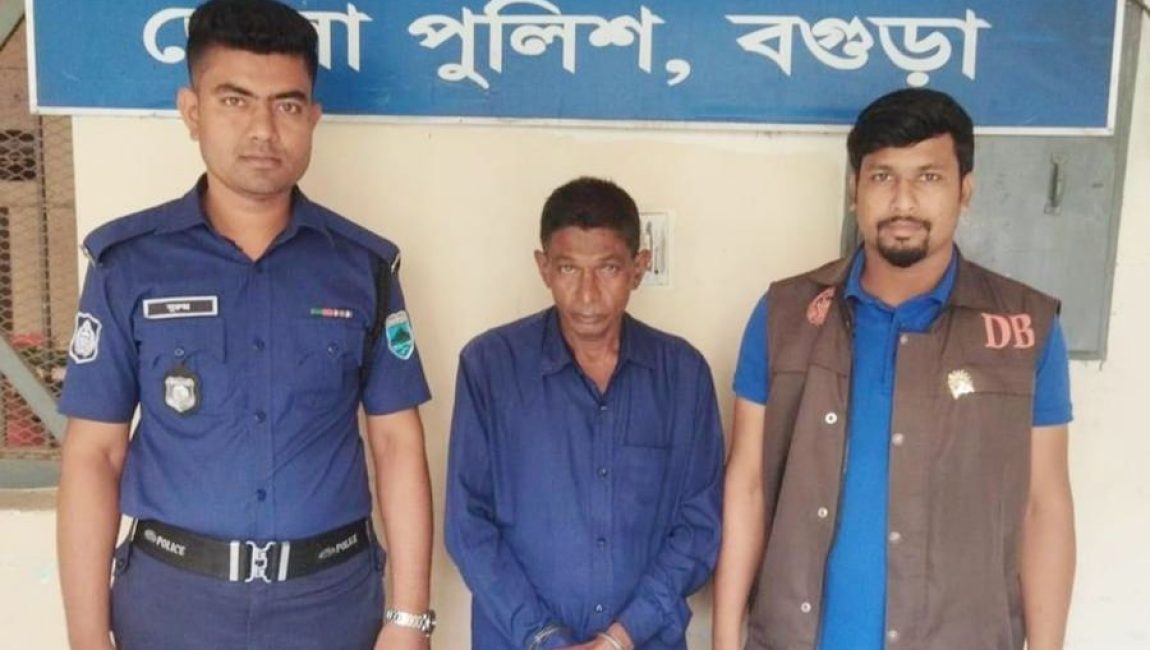 বগুড়ায় ফেন্সিডিলসহ গ্রেফতার ১। ছবি: এনসিএন