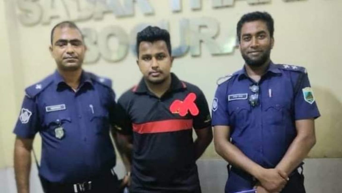 ১ হাজার পিস ইয়াবাসহ আসিকুর গ্রেফতার। ছবি: এনসিএন