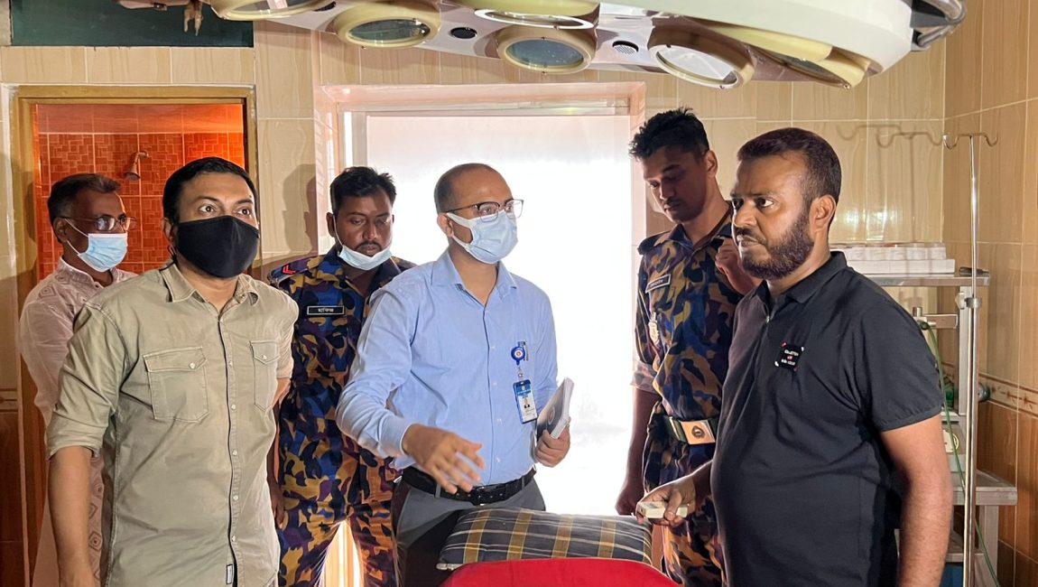 জ্বলেশ্বরীতলায় এনাম ক্লিনিকে জেলা প্রসাশকের অভিযান