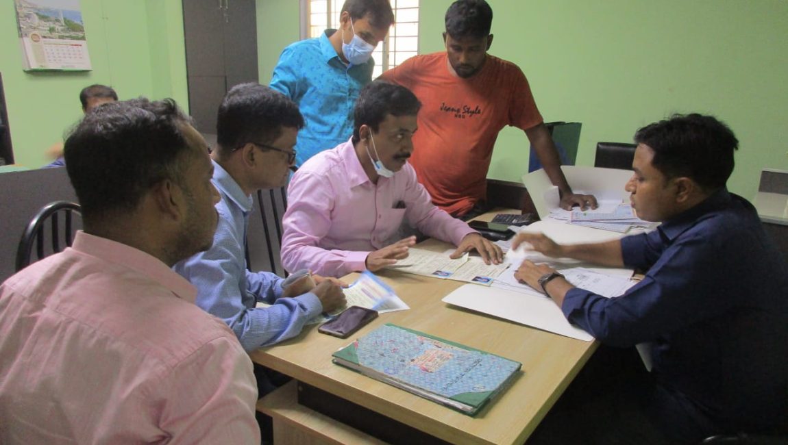 অবৈধভাবে চাল মজুদ করায় ৮০ হাজার টাকা জরিমানা