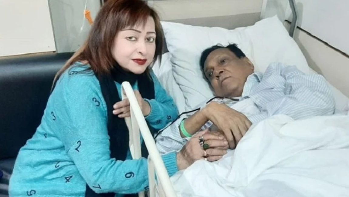 চিকিৎসাধীন স্বামীর পাশে চিত্রনায়িকা অঞ্জনাৃ