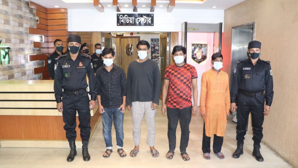 জাহিদ হত্যার ৪ আসামীকে গ্রেফতার করেছে র‍্যাব। ছবিঃ র‍্যাব ৪