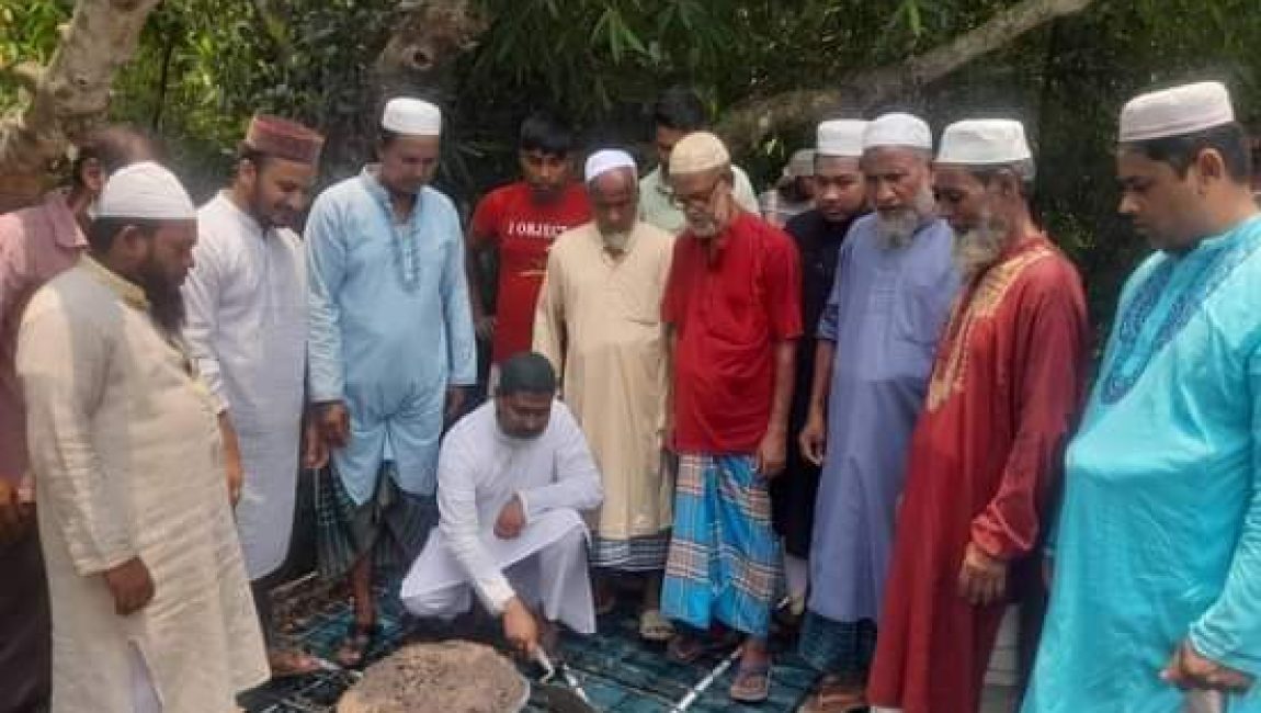 বালাকৈগাড়ী পশ্চিমপাড়া জামে মসজিদের ছাদ ঢালাই কাজের উদ্বোধন