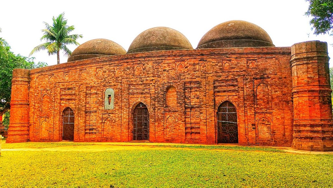 খেরুয়া মসজিদের প্রধান ফটক