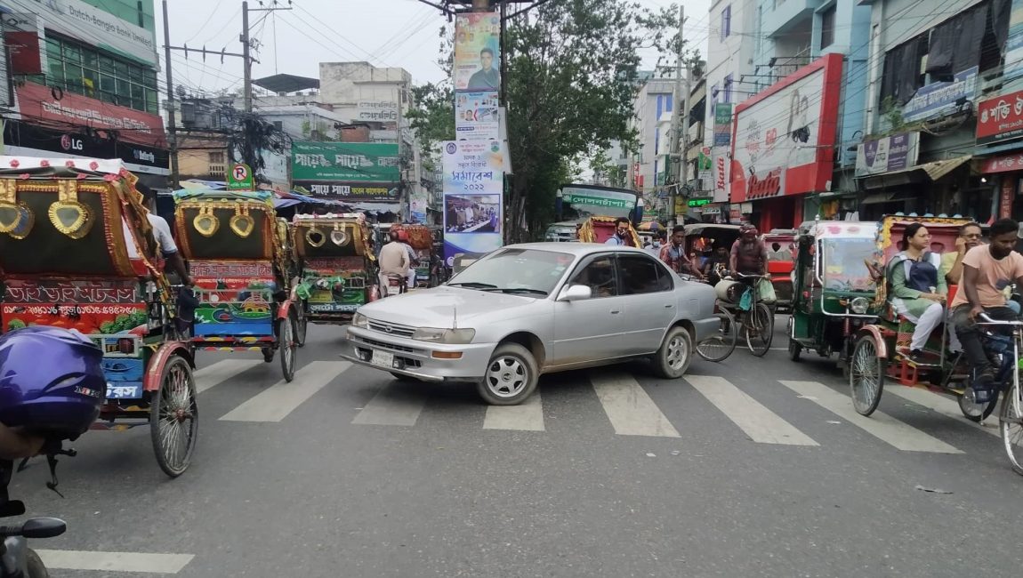 'জেব্রা ক্রসিং' কি তা জানেন না বগুড়ার ৯০ শতাংশ রিক্সা চালক