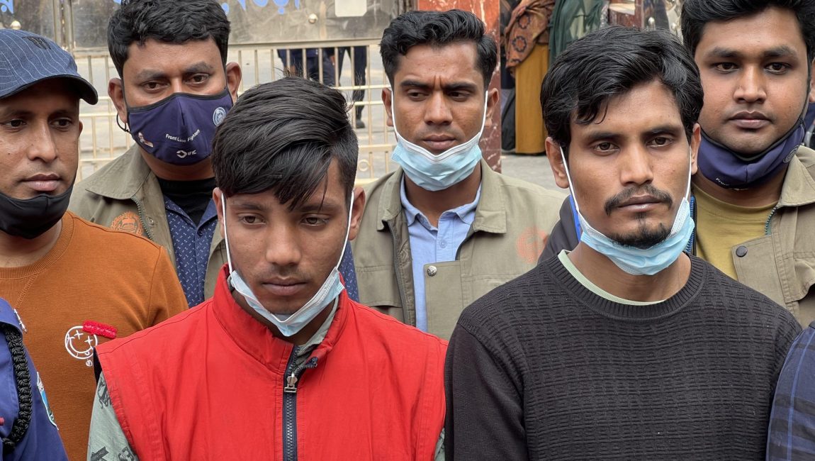 গ্রেফতারকৃত আসামী। ছবিঃ এন সি এন